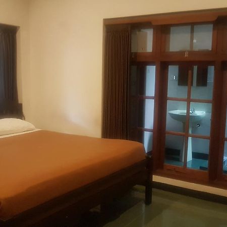 Krowi Inn Sorabaya Extérieur photo