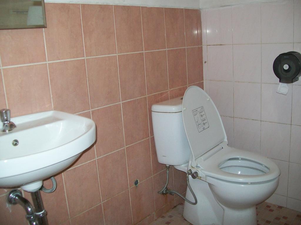 Krowi Inn Sorabaya Chambre photo