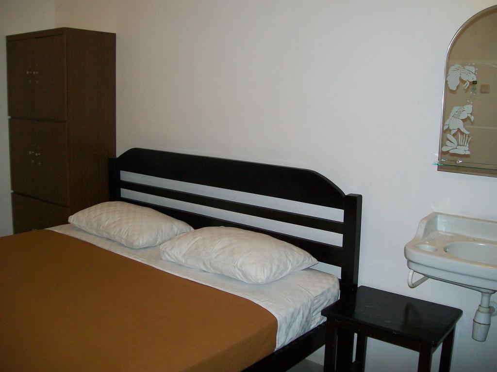 Krowi Inn Sorabaya Chambre photo