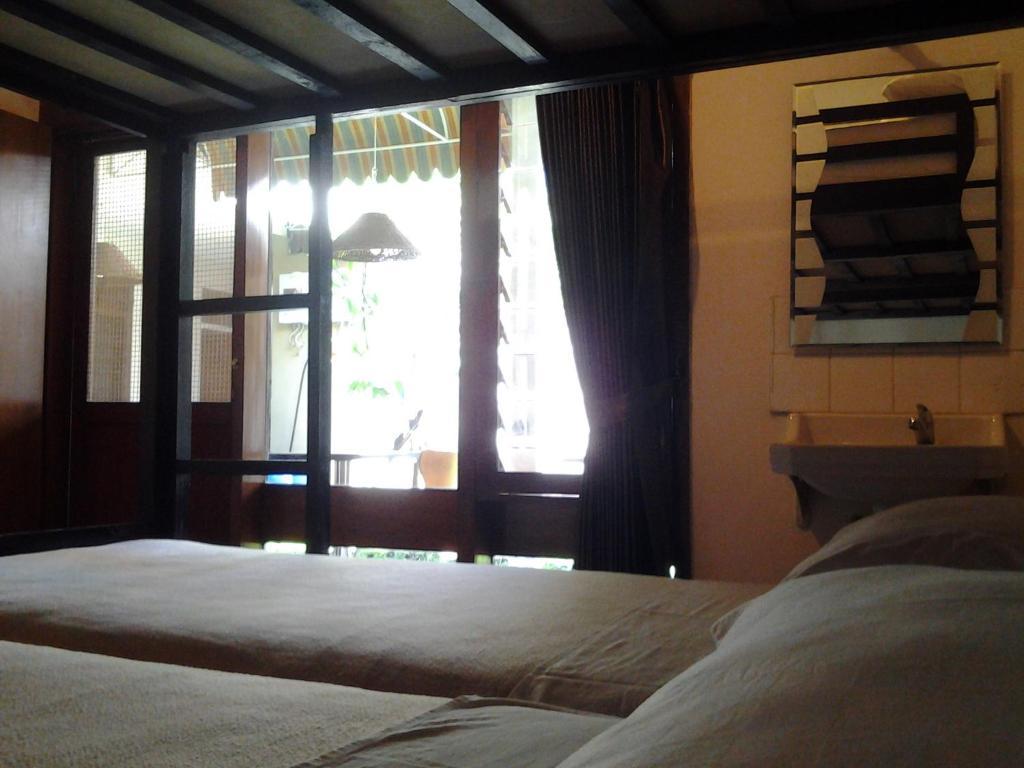 Krowi Inn Sorabaya Extérieur photo