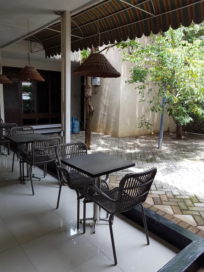 Krowi Inn Sorabaya Extérieur photo