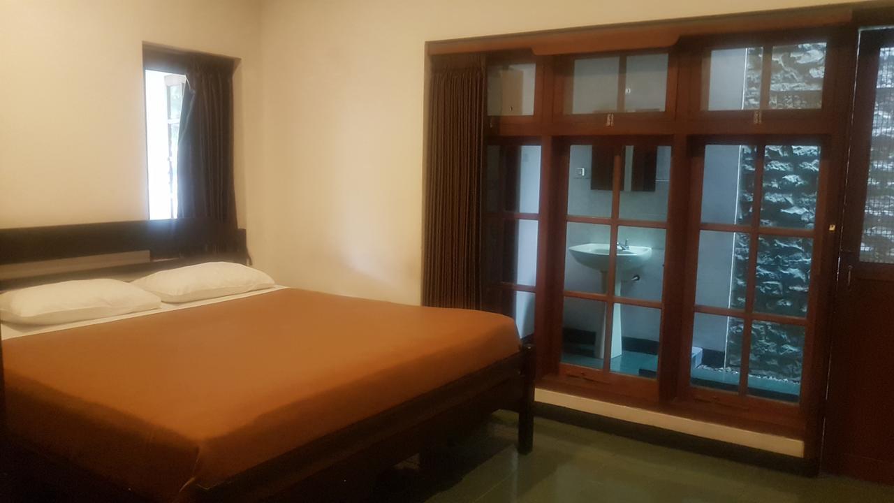 Krowi Inn Sorabaya Extérieur photo