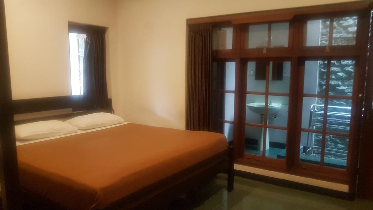 Krowi Inn Sorabaya Extérieur photo